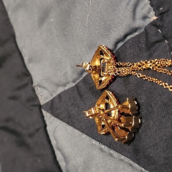 Betsey johnson lip earrings - Picture 2 of 2